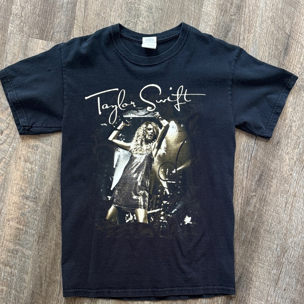 VINTAGE Fearless Tour Tee
